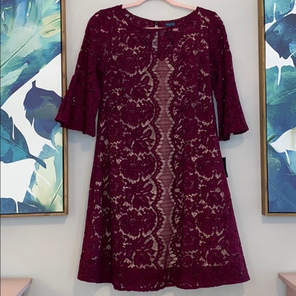 NWT Gabby Skye Size 6 Burgundy Lace Bell Sleeves Dress - Picture 3 of 7